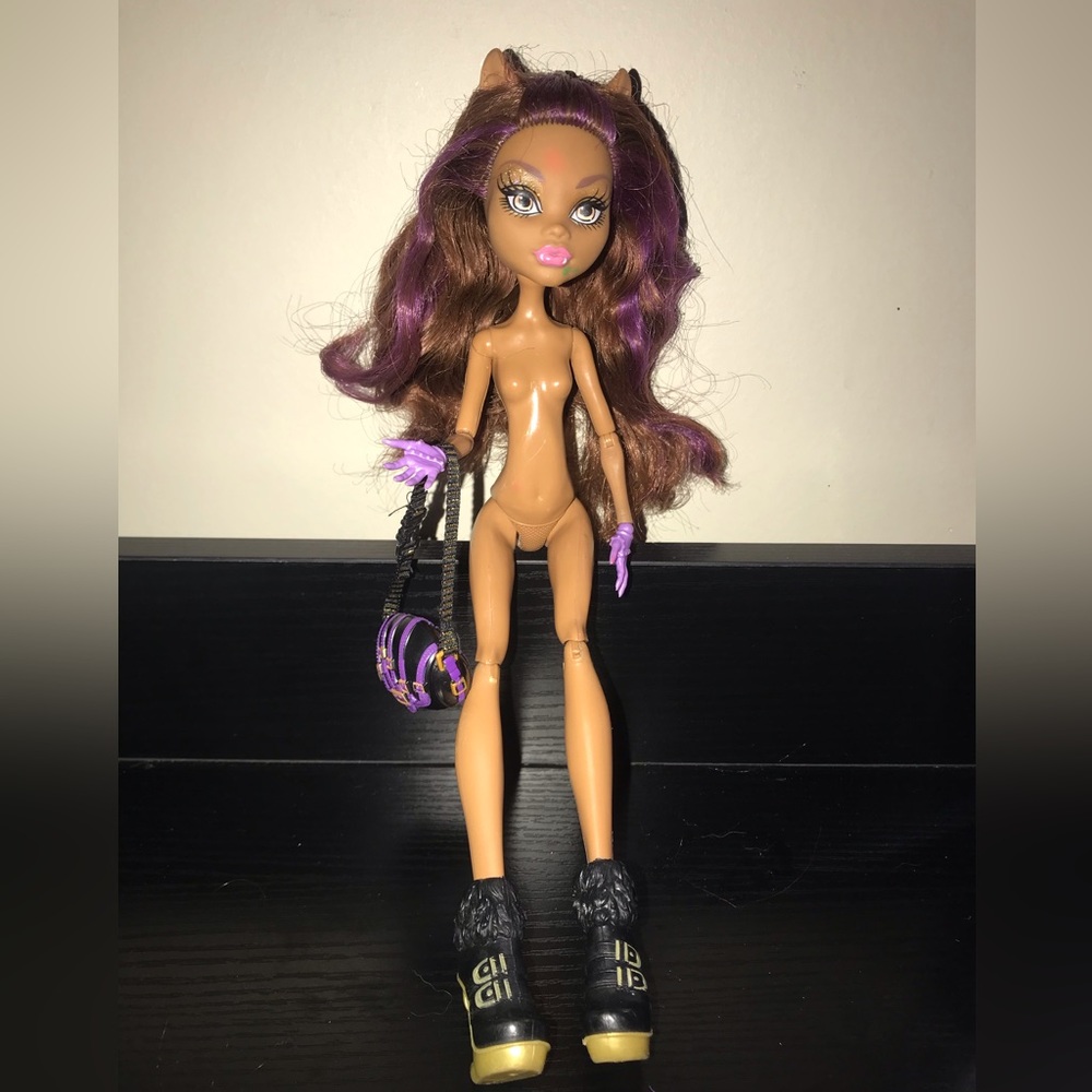 Monster High Clawdeen 1600 birthday party for Draculara